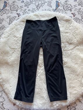 Danskin Black Performance Capri Leggings